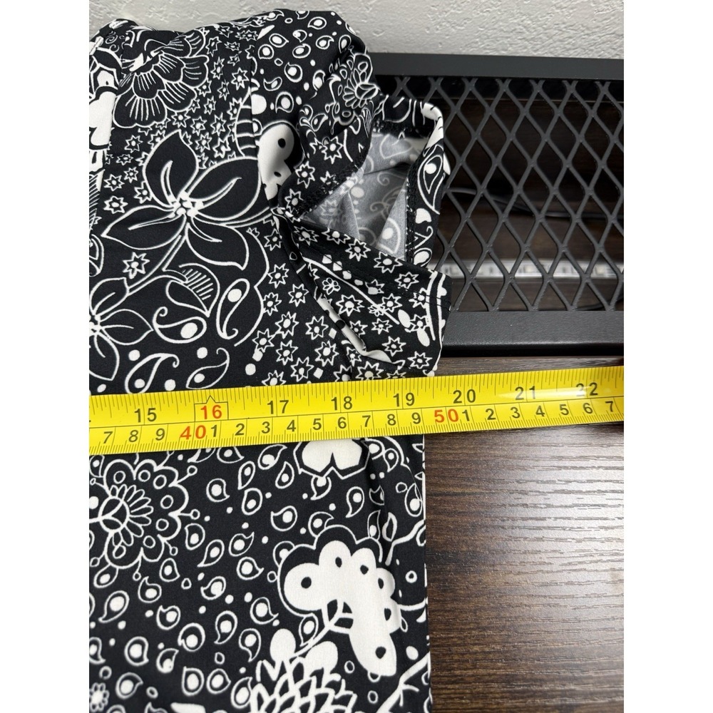 Kim Rogers L Black White Floral Dress Short Sleeve Fit Flare Stretch Knee Summer - Picture 15 of 16